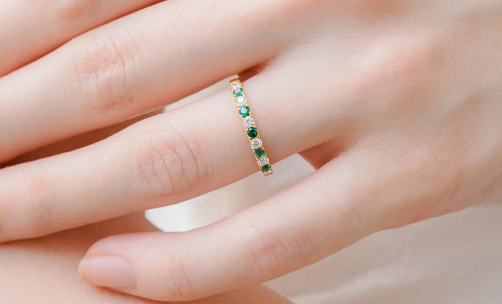 Emerald Engagement Ring: A Sustainable Symbol of Modern Love
