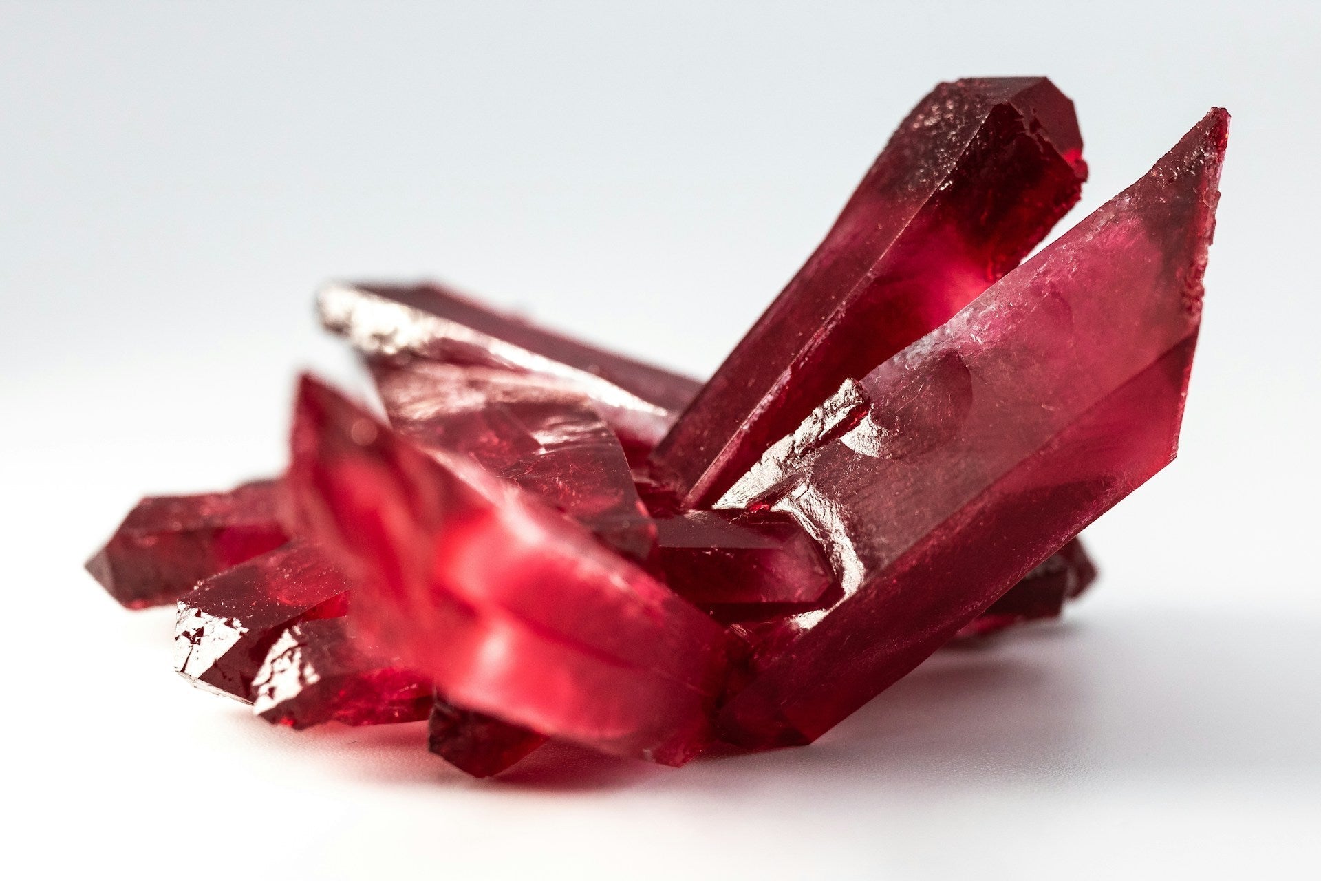 Natural vs Lab-Grown Rubies: A Comprehensive Comparison