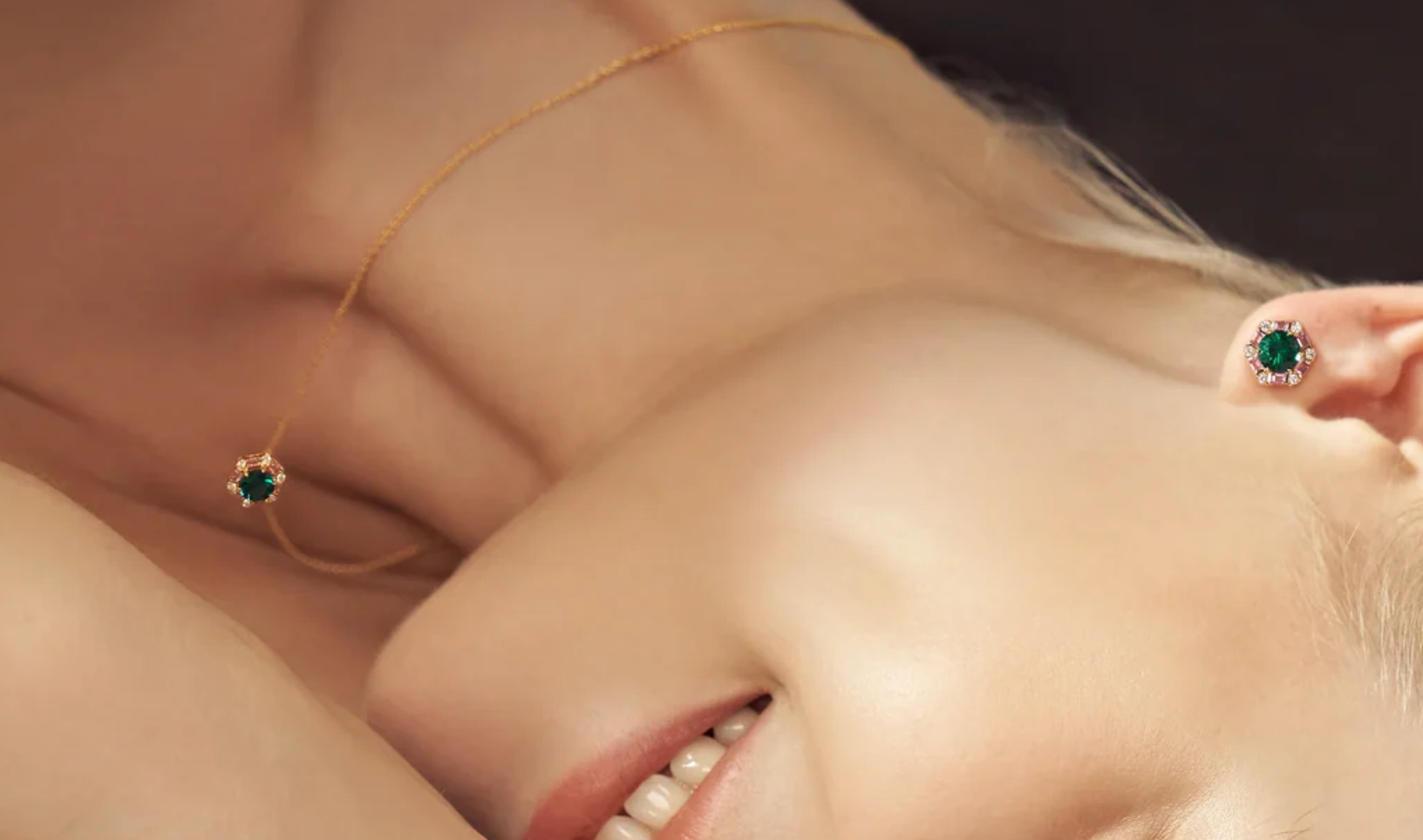 What Makes Lab Grown Emerald Necklace a Smart Choice?