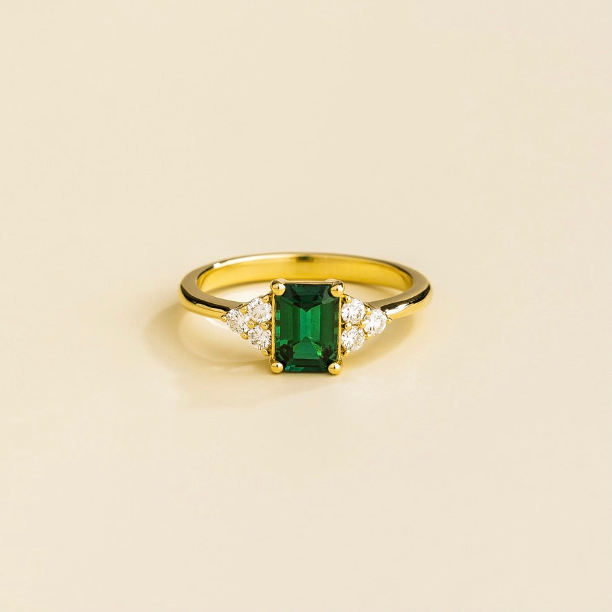 Chateau Emerald Emerald-Cut & Diamond Ring in Gold
