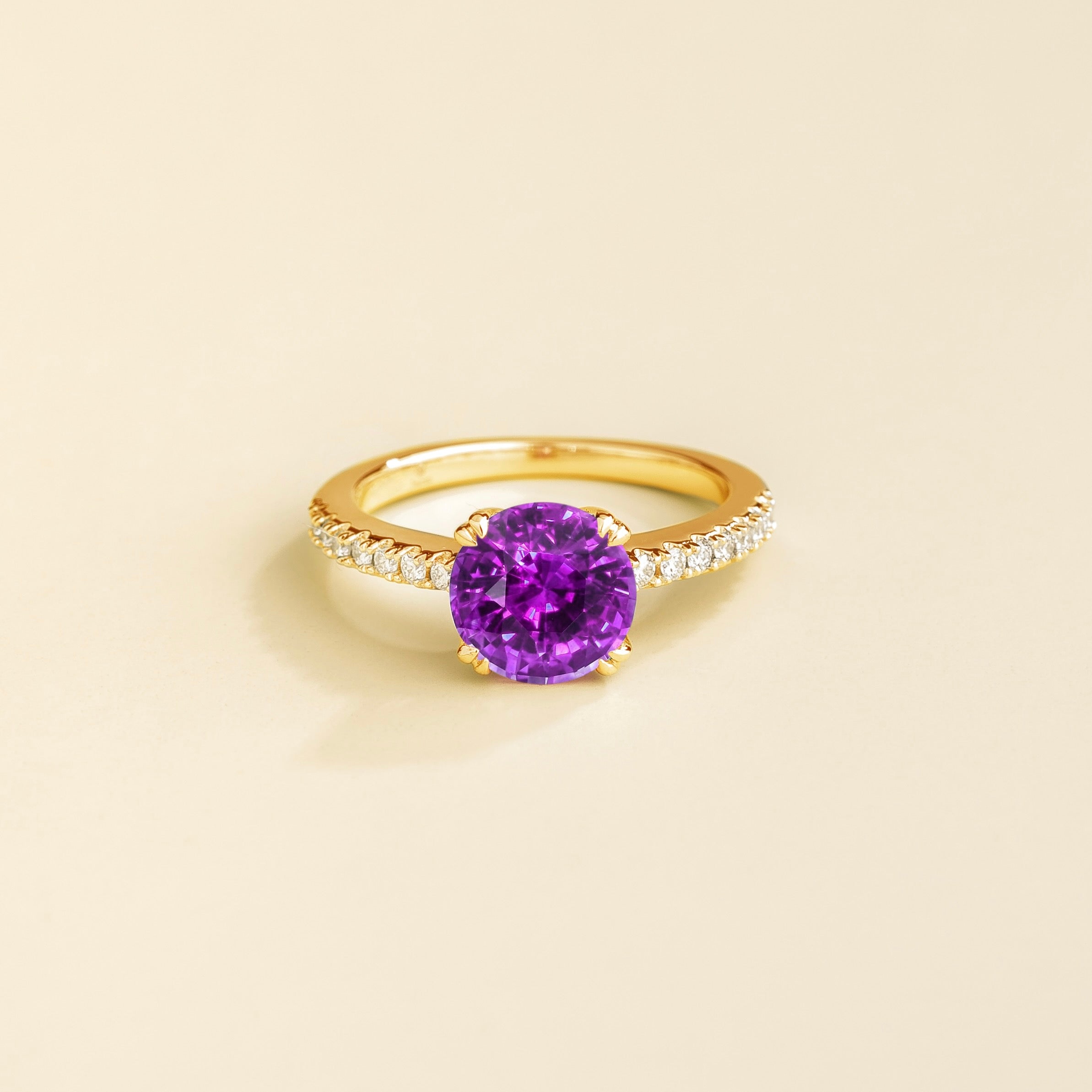 Solen Purple Sapphire Round & Diamond Pavé Ring in Gold