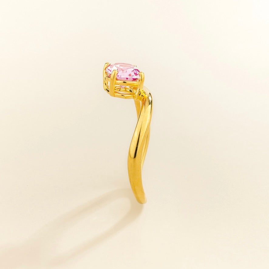 Luno Vivid Pink Sapphire Oval Solitaire Curved Band Ring in Gold