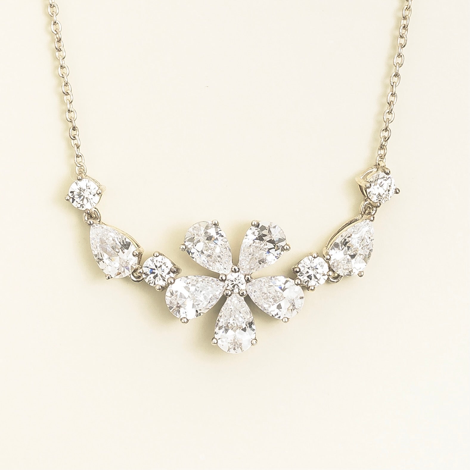 Florea Diamond Flower Pendant Necklace in White Gold