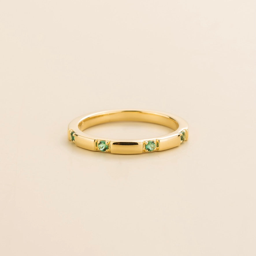 Lab-grown diamond station band Balans ring in gold | Juvetti London