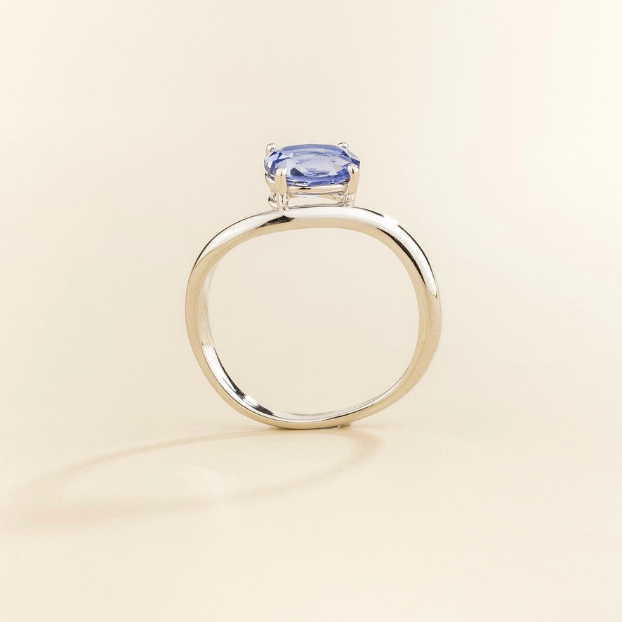 Luno Pastel Blue Sapphire Oval Solitaire Curved Band Ring in White Gold