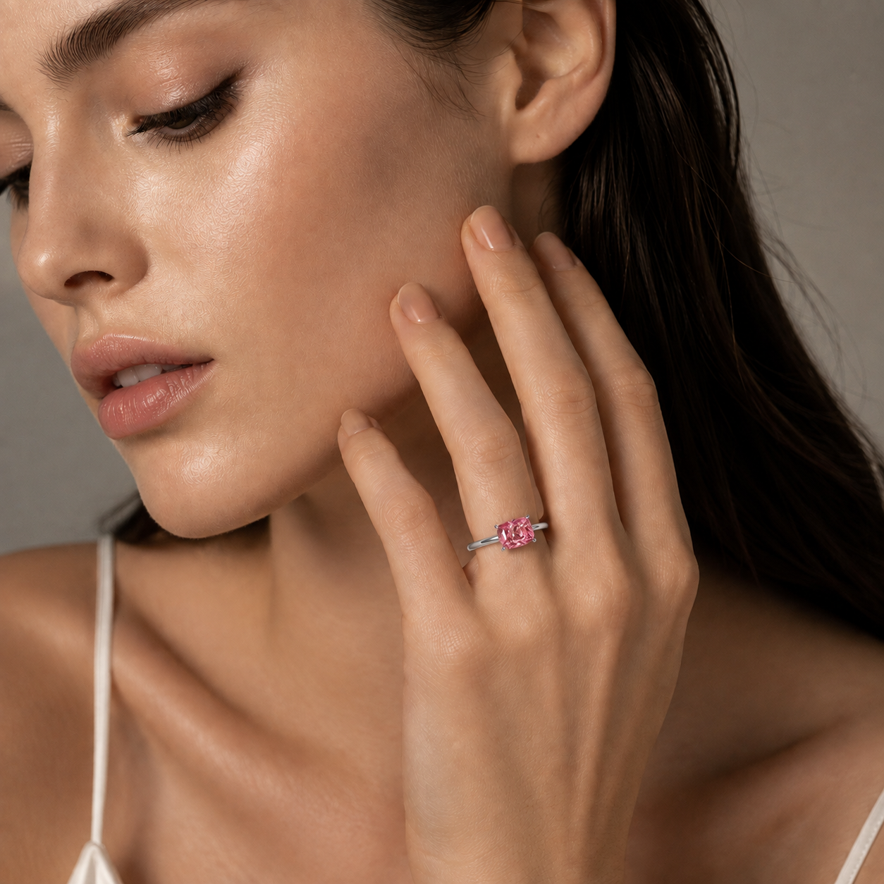 Kissen Padparadscha Sapphire East-West Cushion Cut Solitaire Ring In White Gold