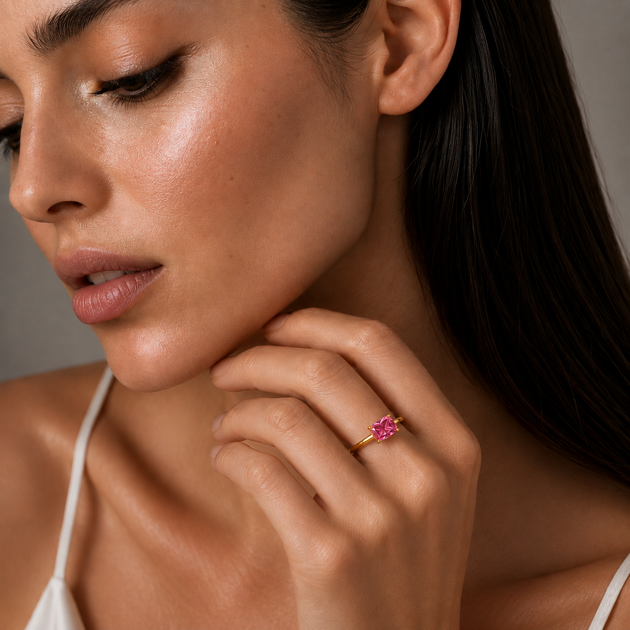 Kissen Pink Sapphire East-West Cushion Cut Solitaire Ring In Gold