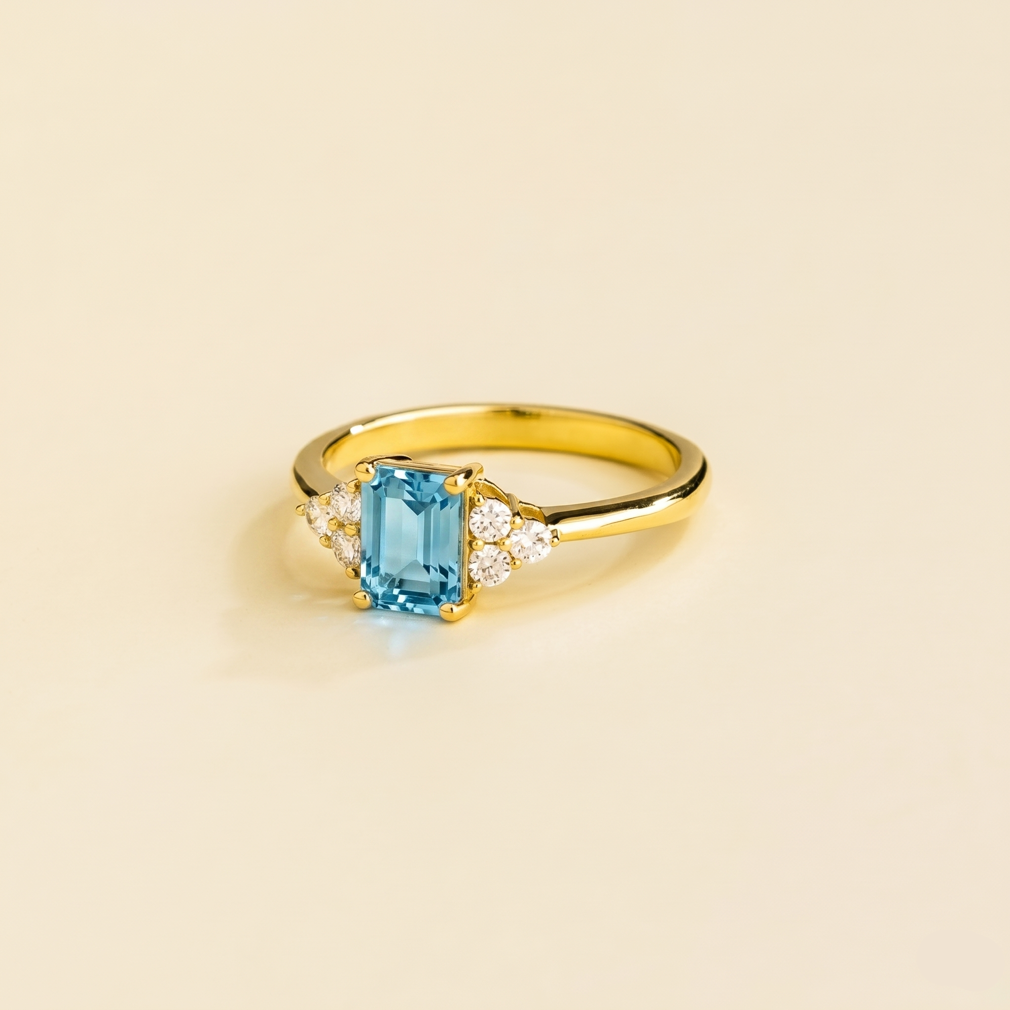 Chateau Aquamarine Emerald-Cut & Diamond Ring in Gold