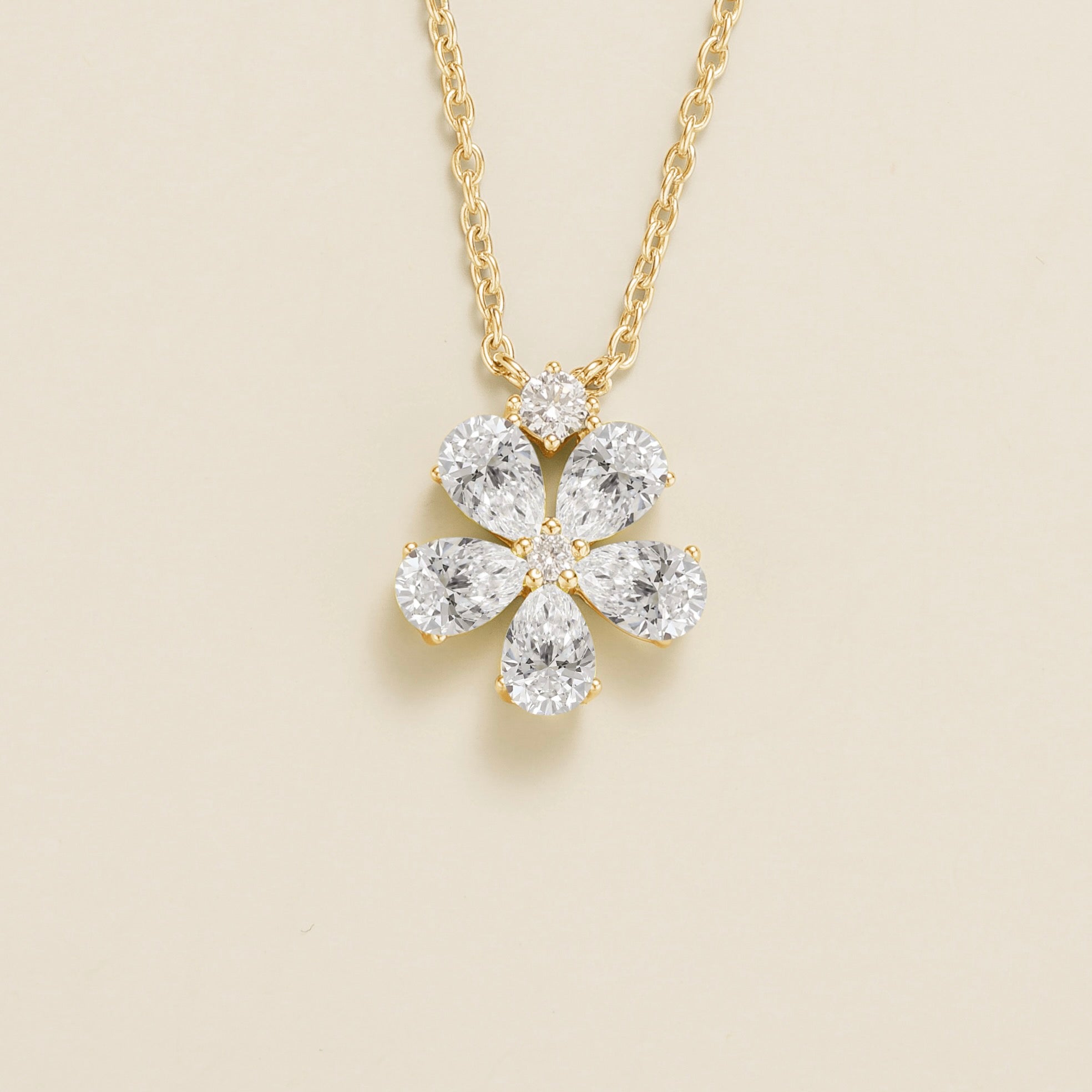 Florea Diamond Flower Pendant Necklace in Gold