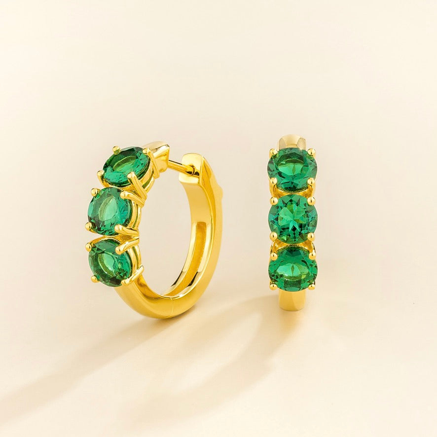 Tres Emerald Three-Stone Huggie Hoop Earrings in Gold