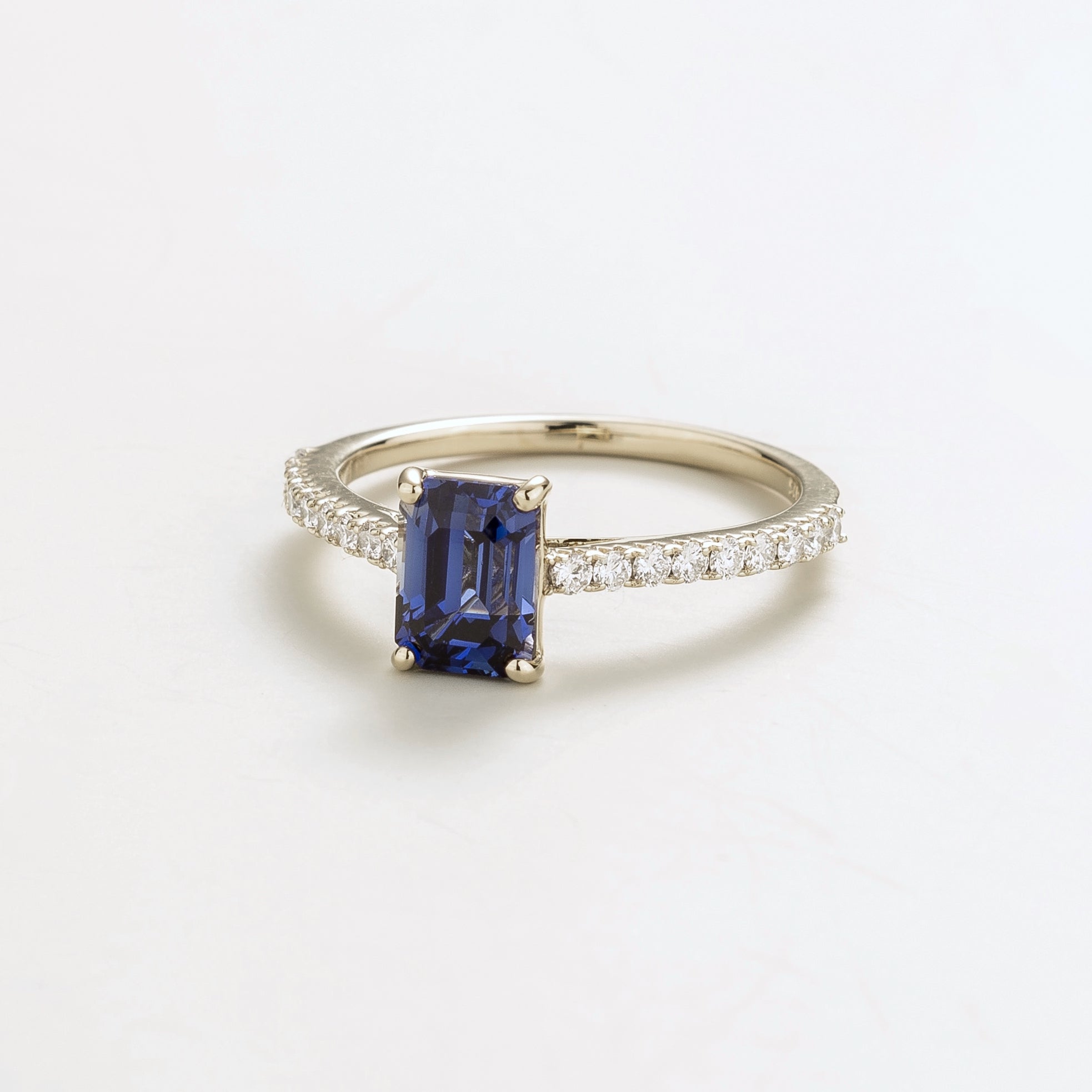 sapphire engagement ring London