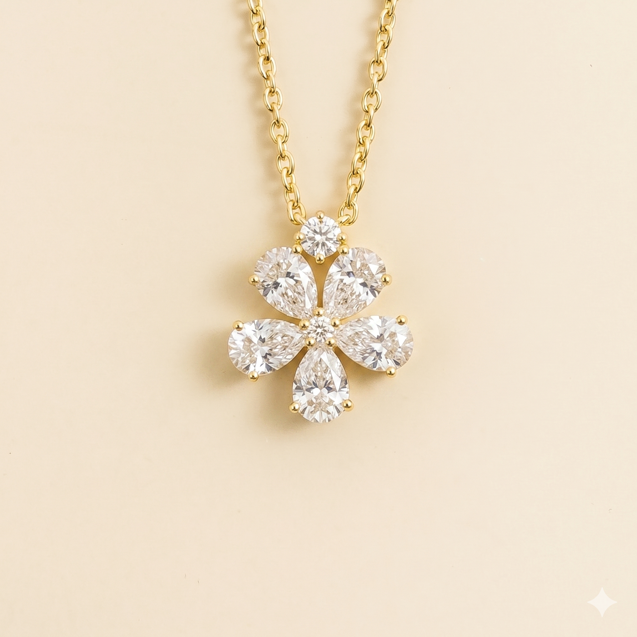 Florea Diamond Flower Pendant Necklace in Gold