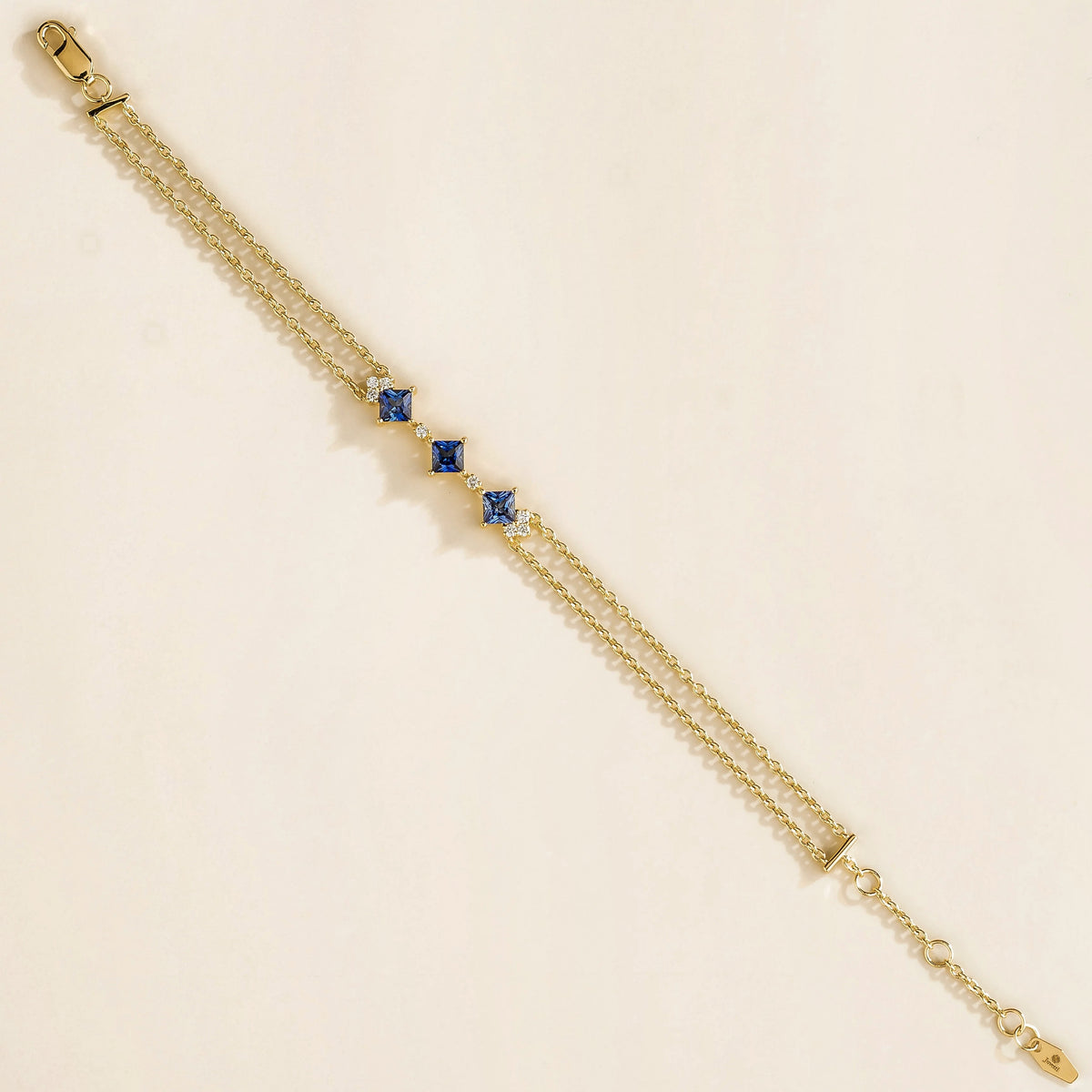 Forma Blue Sapphire & Diamond Bracelet in Gold – front view