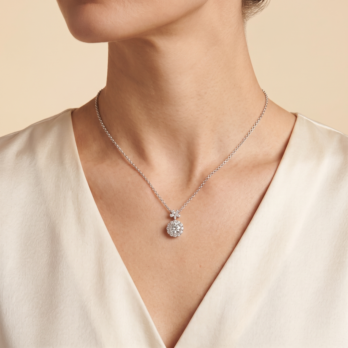 Round-cut Diamond & Diamond Flower Halo Necklace in White Gold