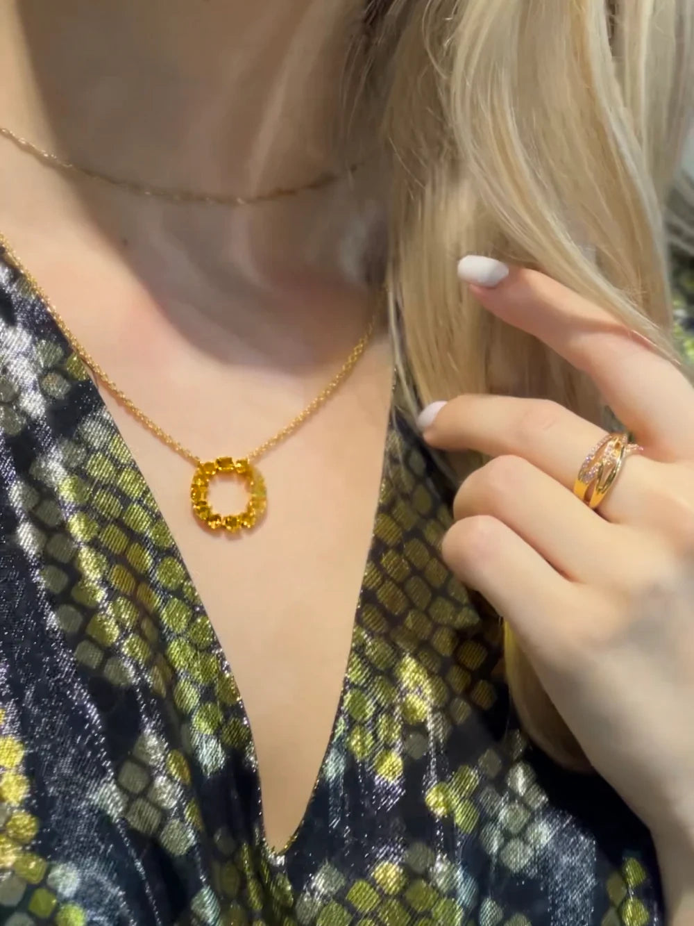 Glorie Ruby Circle Pendant Necklace in Gold – angle view
