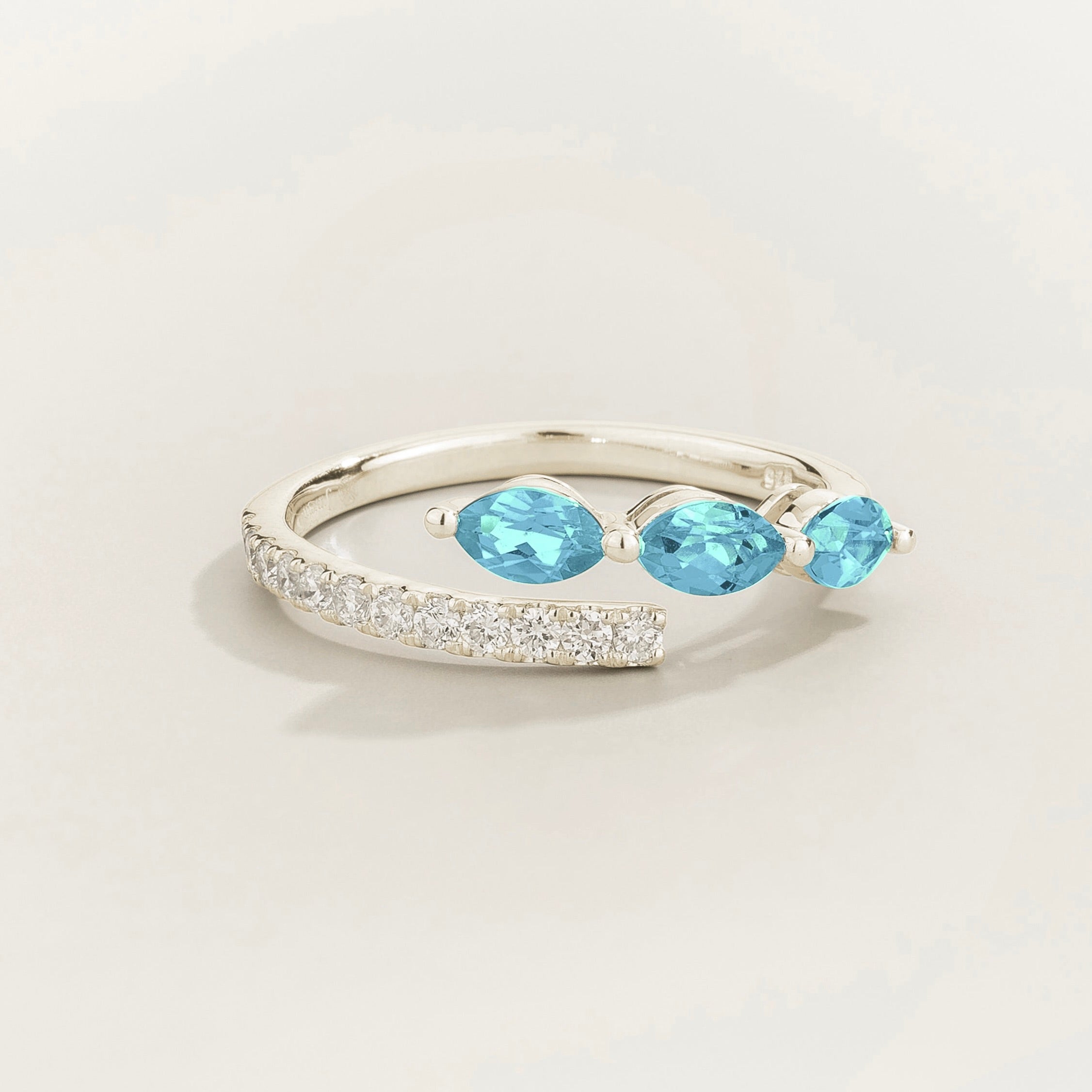 Sava ring in white gold set with Aquamarine and Diamonds.
