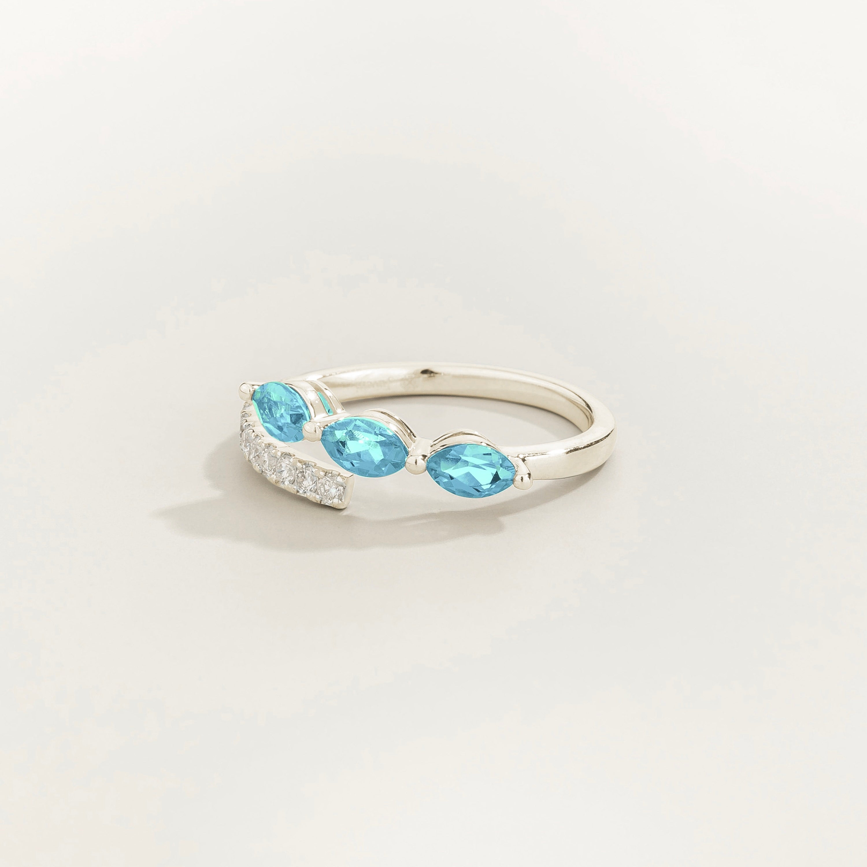 Sava ring in white gold set with Aquamarine and Diamonds.