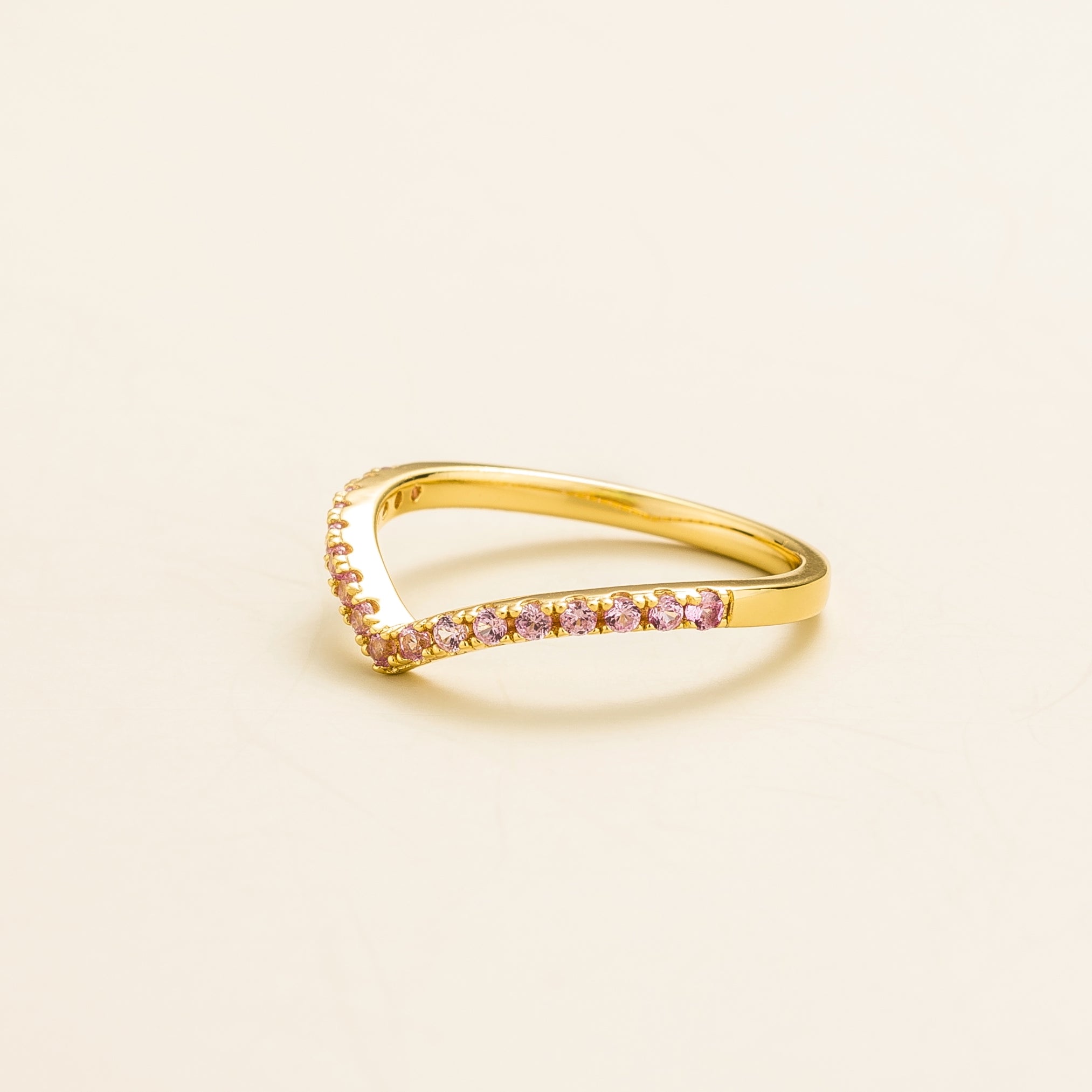Kasso gold ring set with Pink sapphire