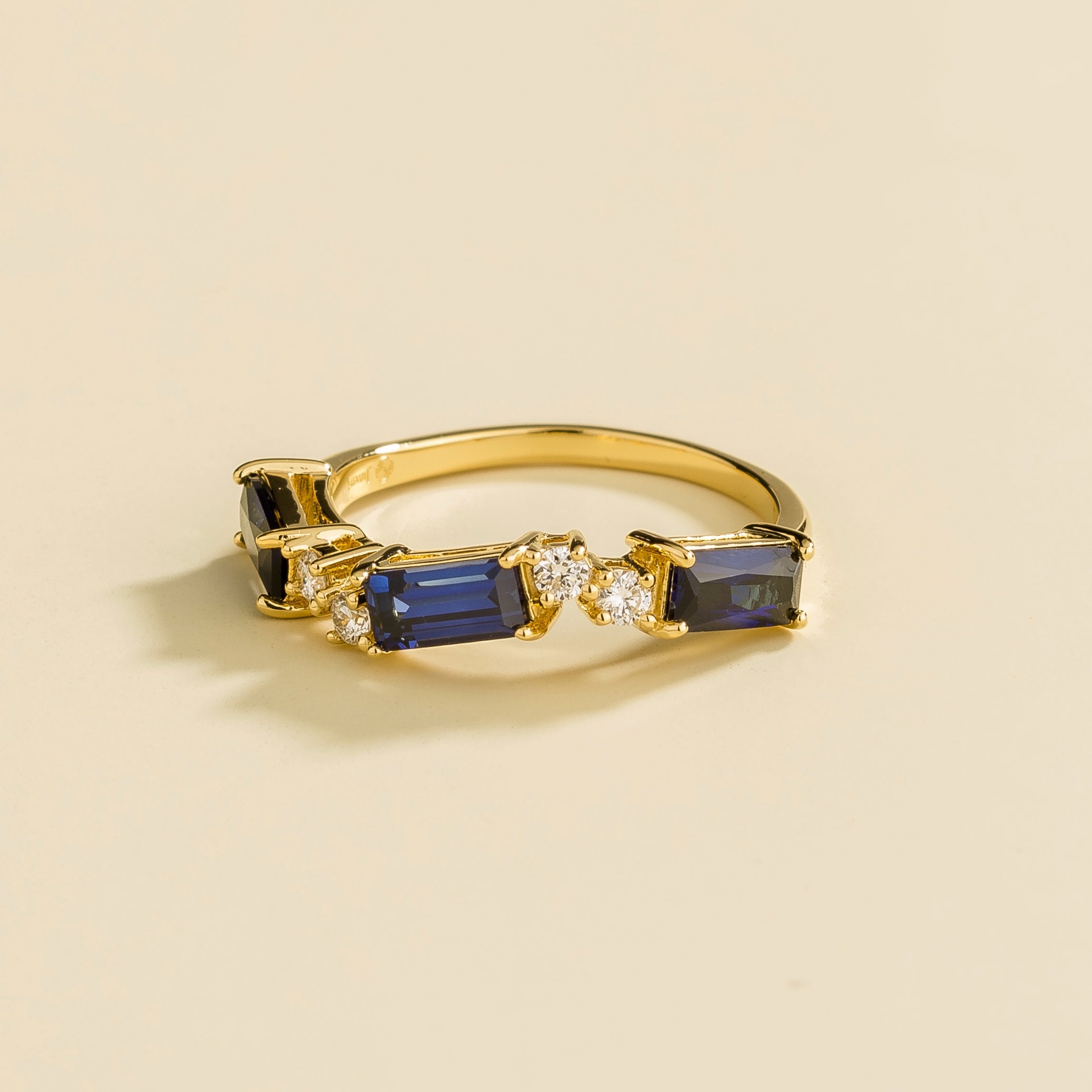 Forma Blue Sapphire & Diamond Baguette Cut Three-Stone Gold Ring