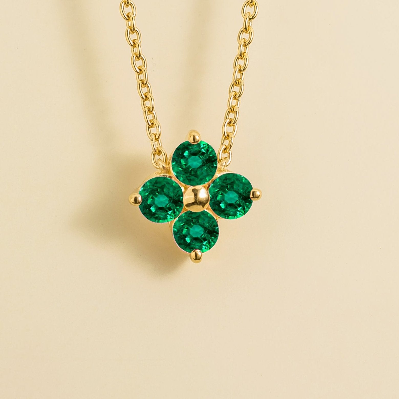 Clover Emerald Necklace In Gold