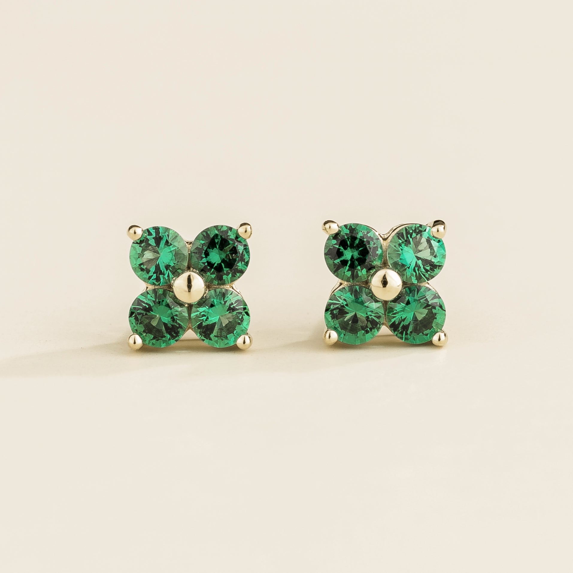 Clover Emerald Earrings In White Gold