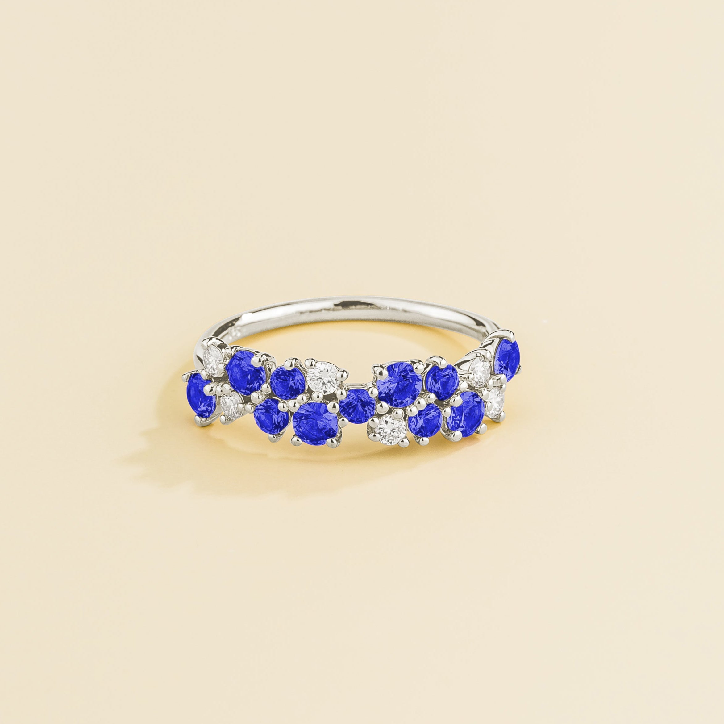 Starry White Gold Ring With Cluster Round Round Sapphire & Diamond