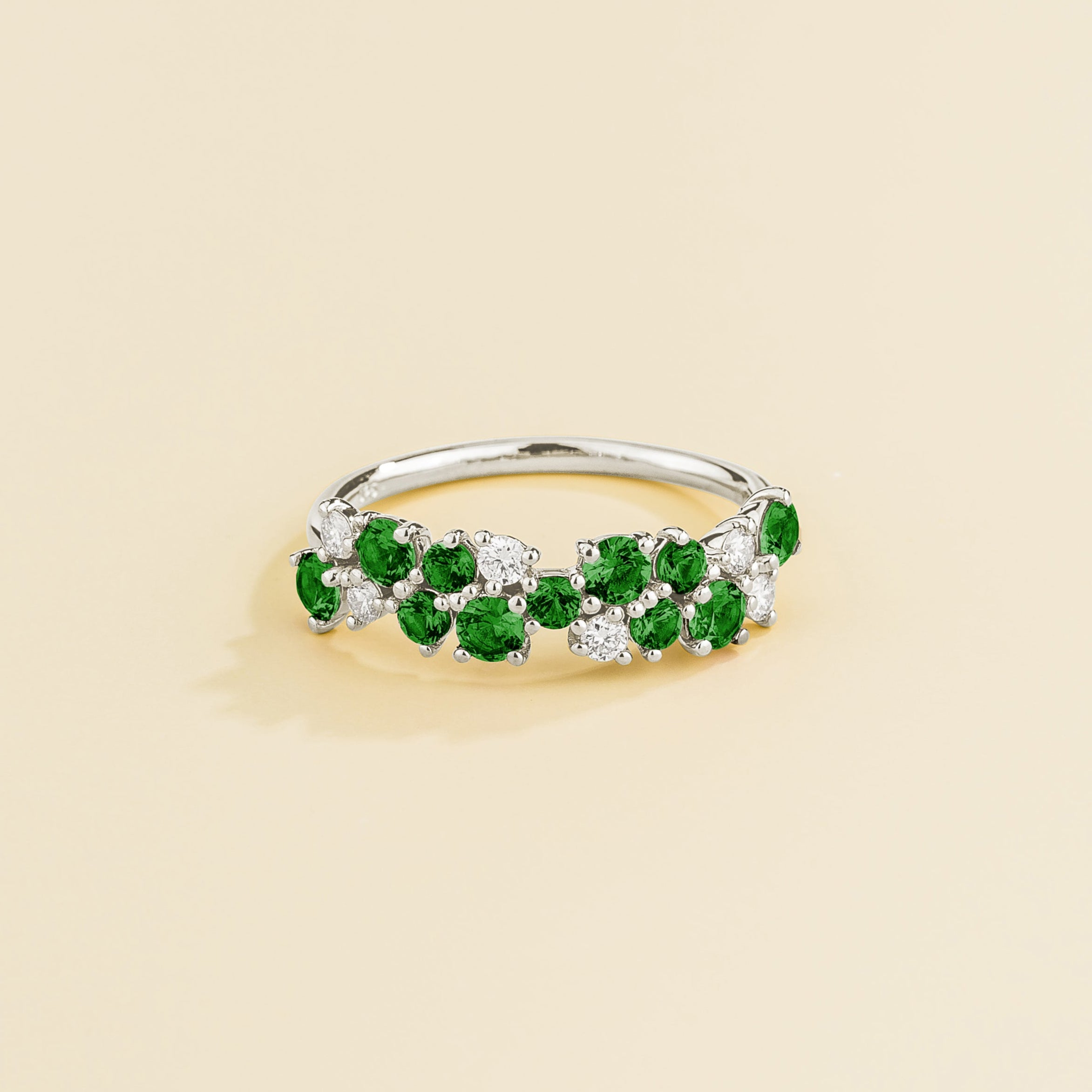 Starry White Gold Ring With Cluster Round Emerald & Diamond