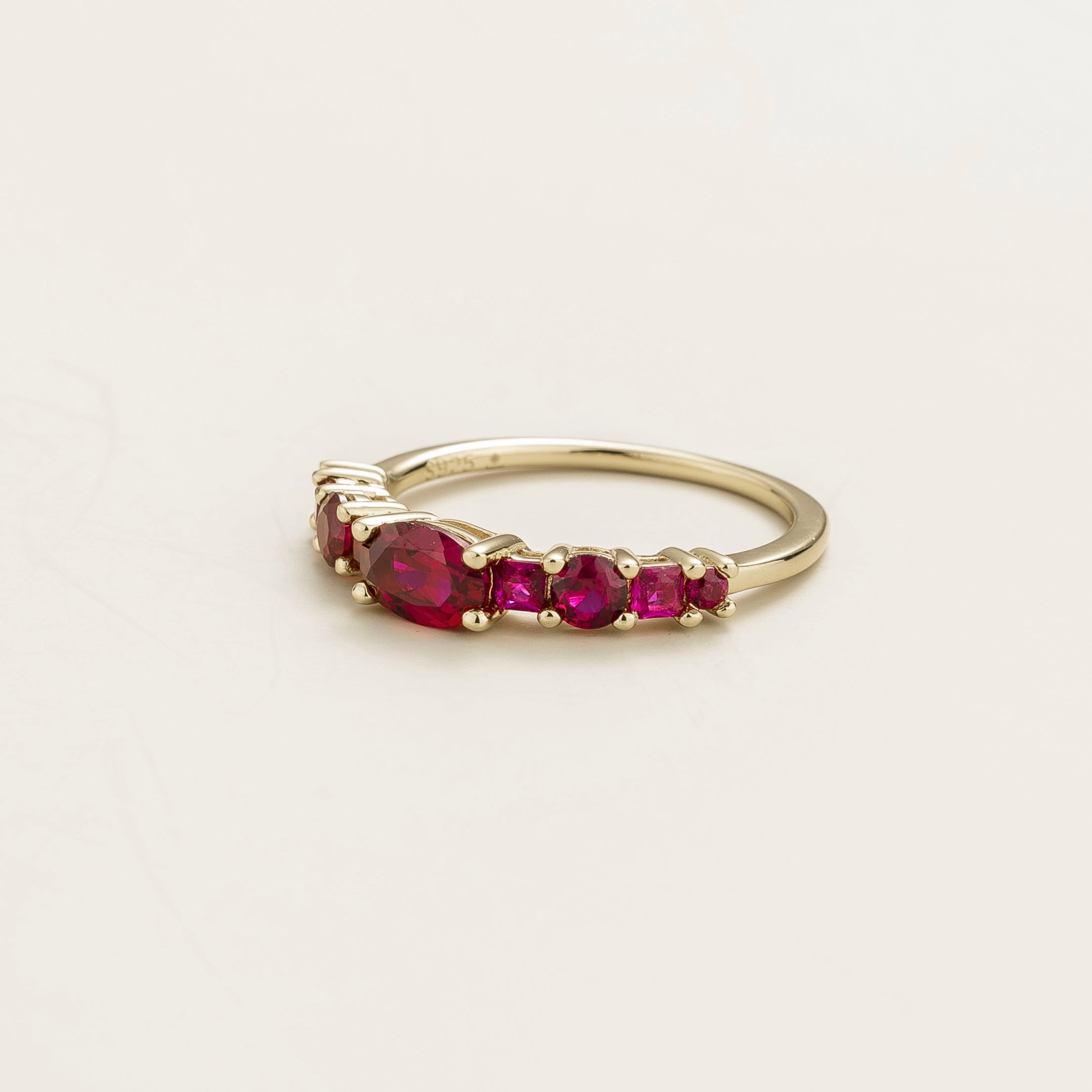 Elegant White Gold Band Featuring Ruby Accents – Sustainable Luxury
