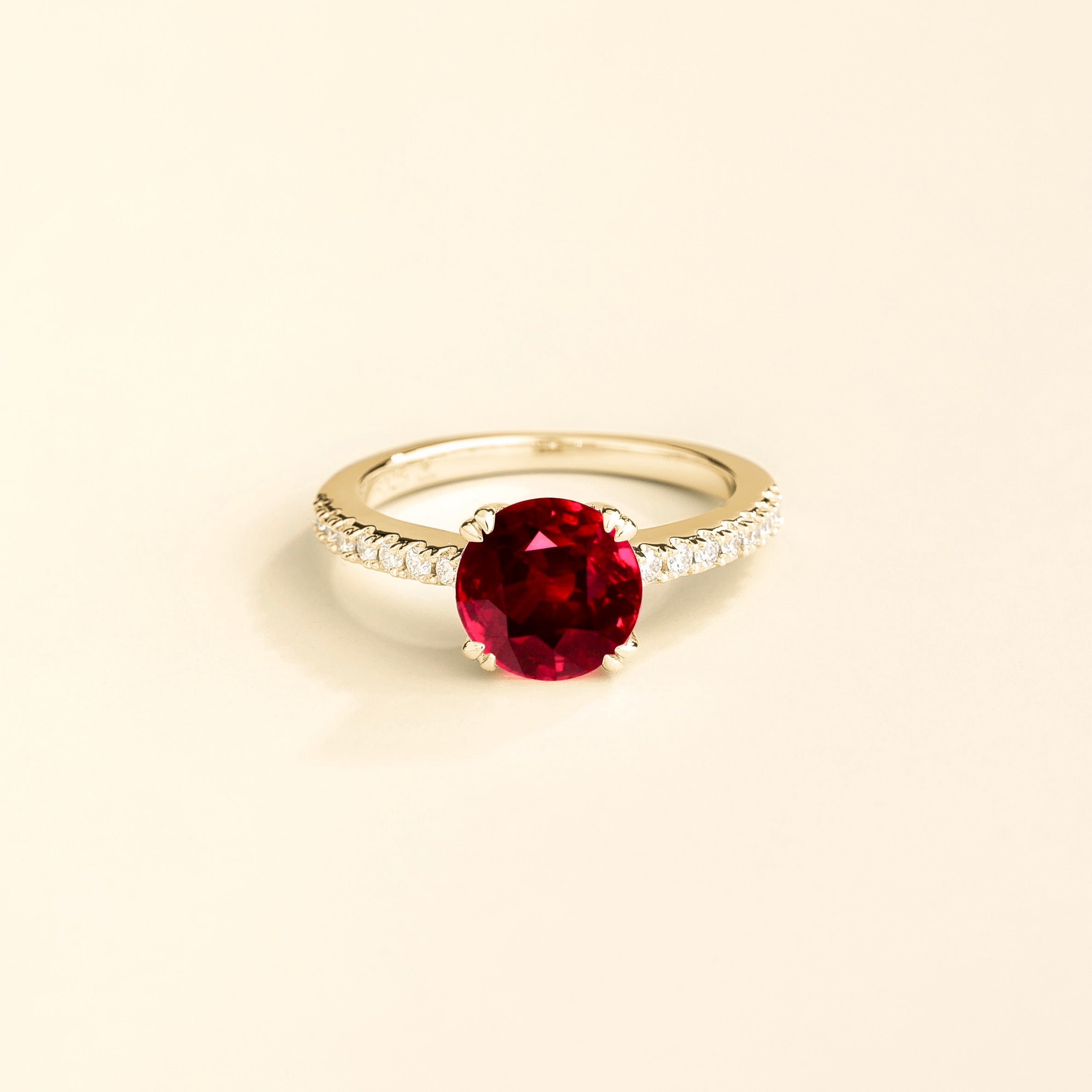 Elegant White Gold Ring Featuring Ruby & Diamond Accents – Sustainable Luxury
