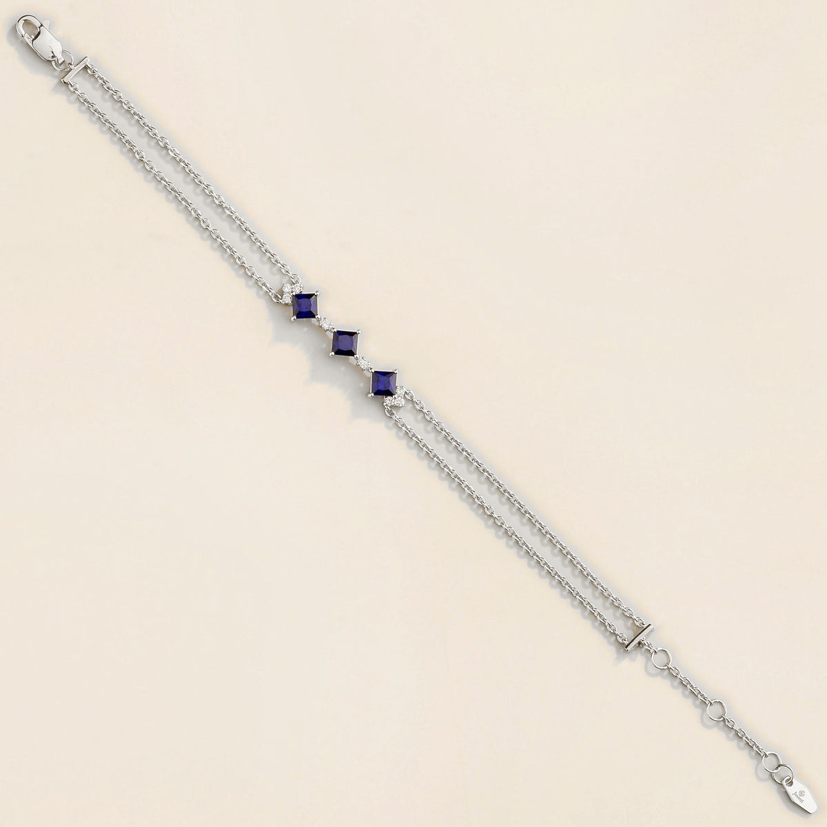 Forma Blue Sapphire & Diamond Bracelet in White Gold – front view