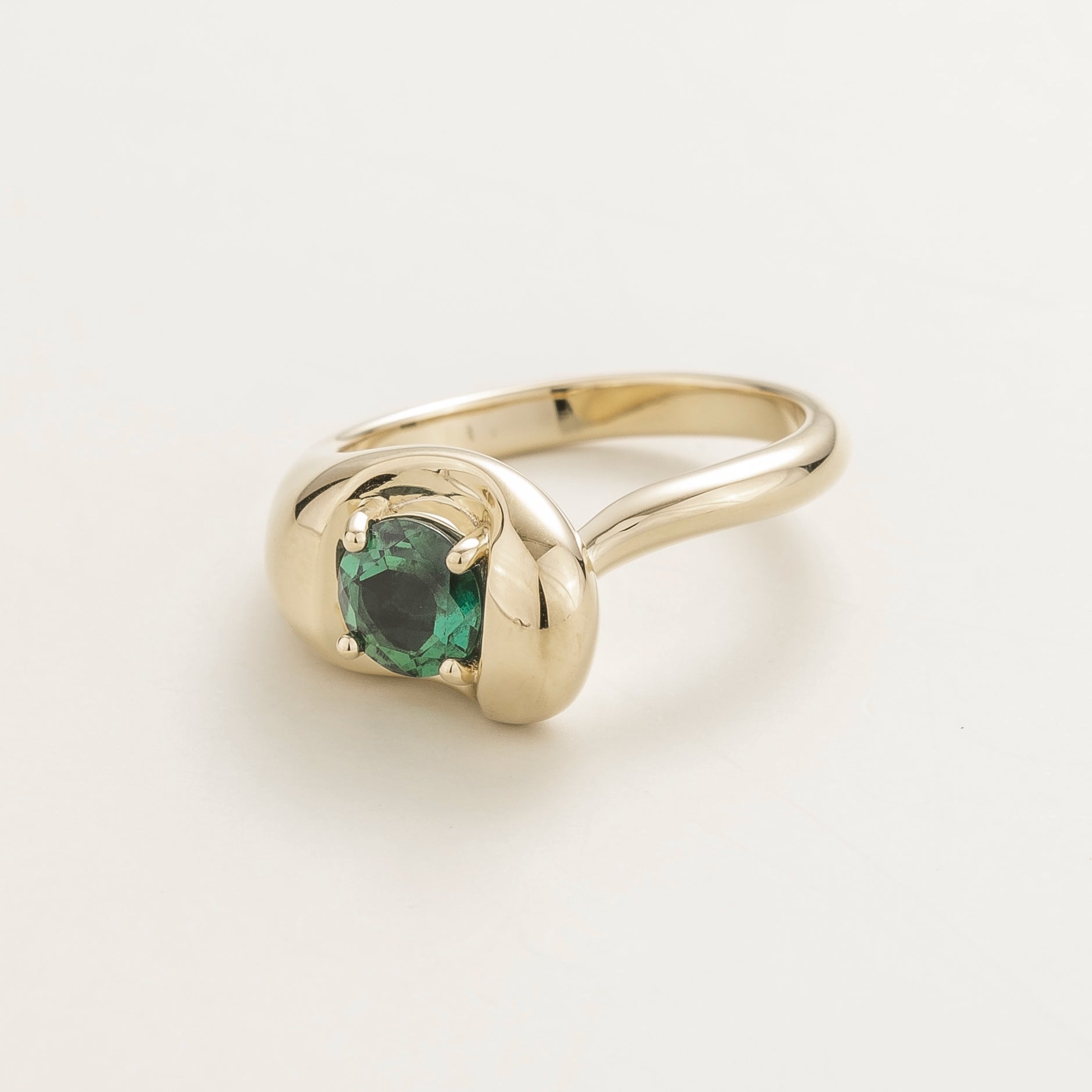 Order Online Fava White Gold Ring Set With Emerald