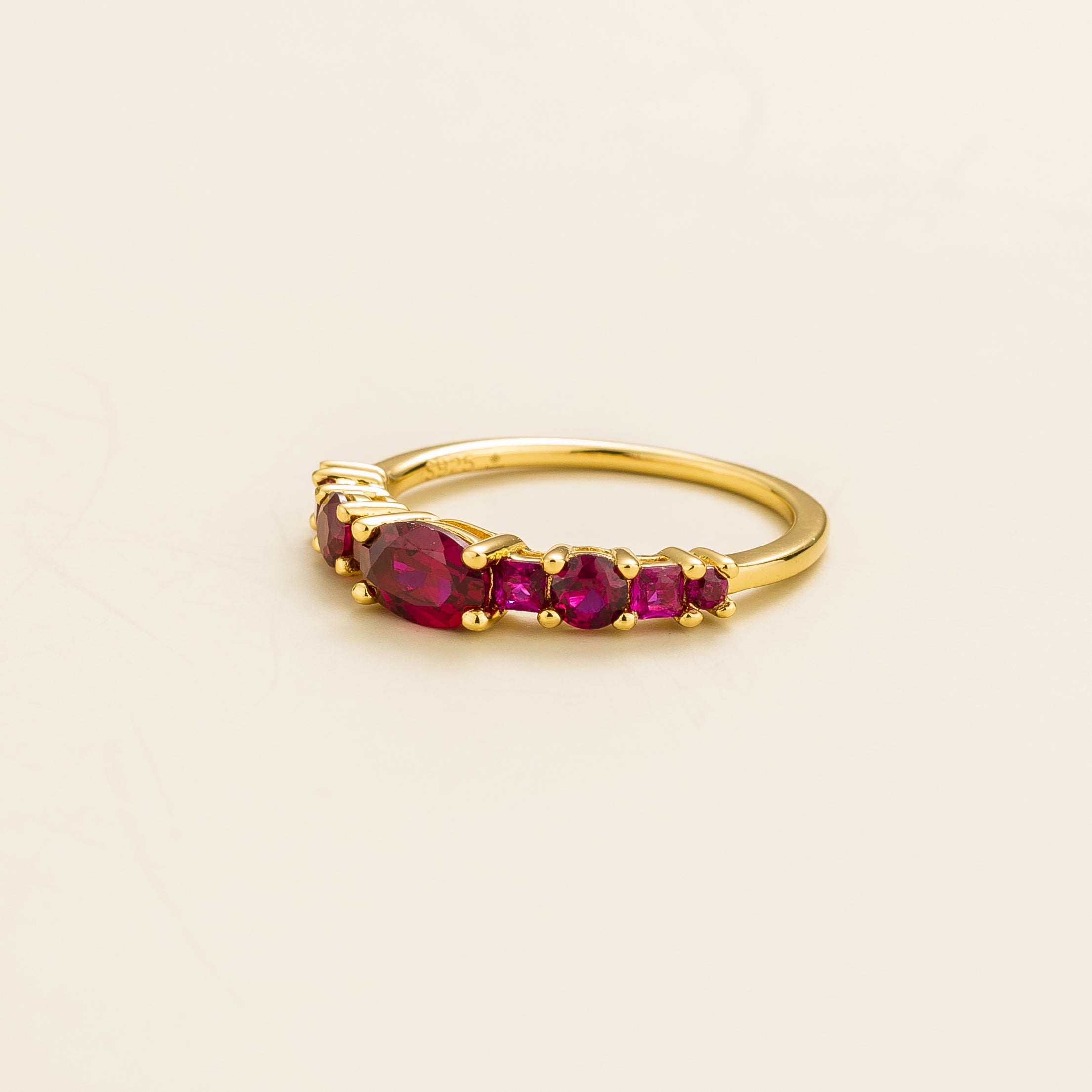 Petra Design Gold Ring with Ruby Stones – Juvetti UK
