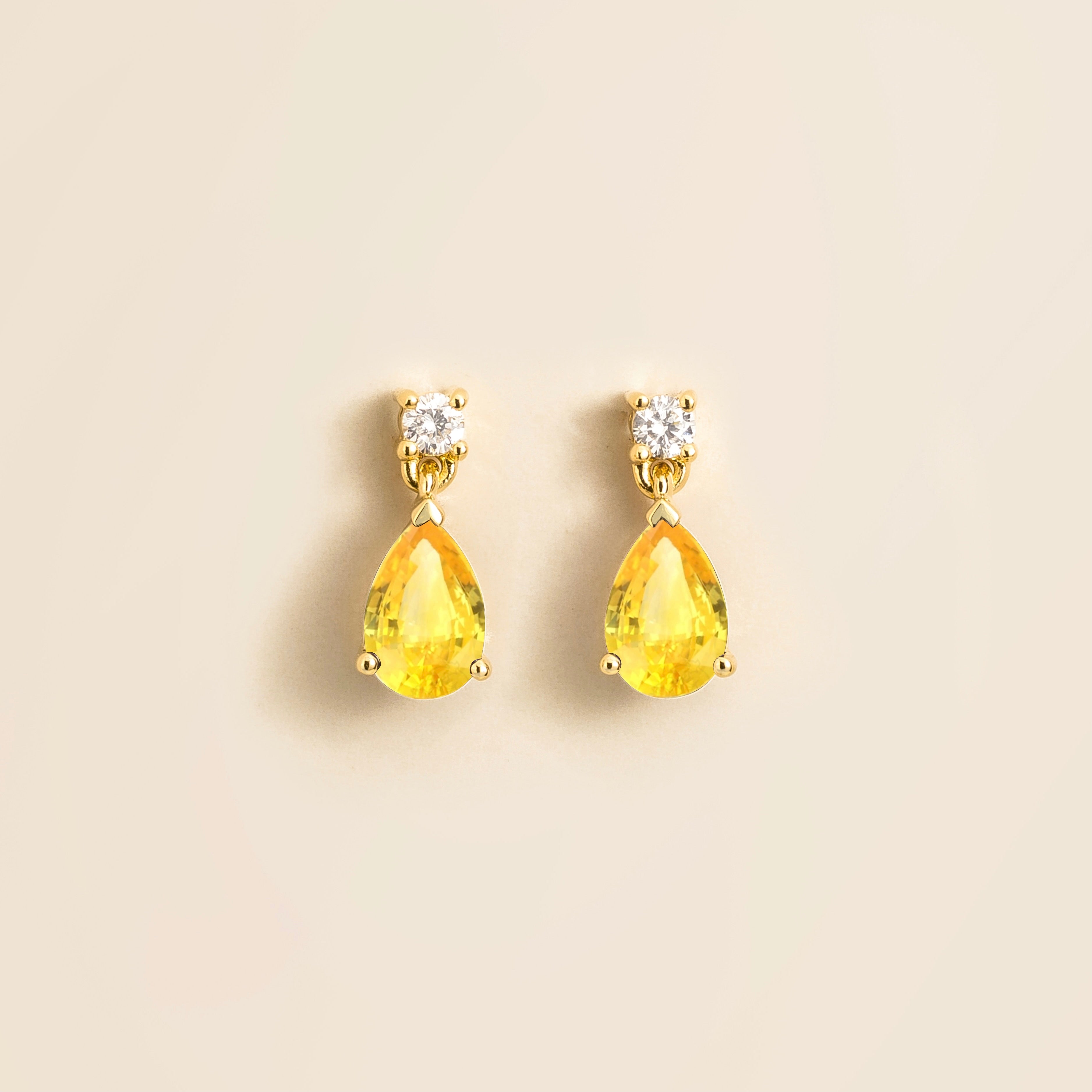 Pisa Gold Earrings with Lab-Grown Yellow Sapphire & Diamond ā Juvetti London