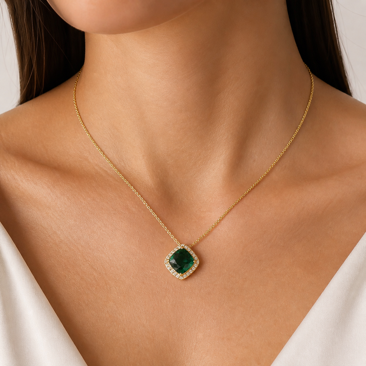 Pude Emerald Cushion Cut & Diamond Halo White Gold Necklace