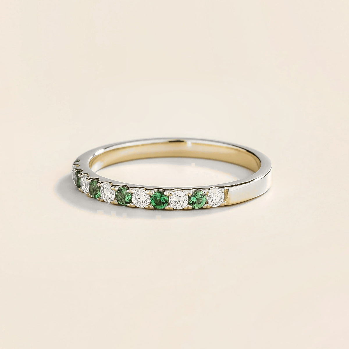 Salto Half Eternity Ring in Emerald & Diamond in White Gold – front view