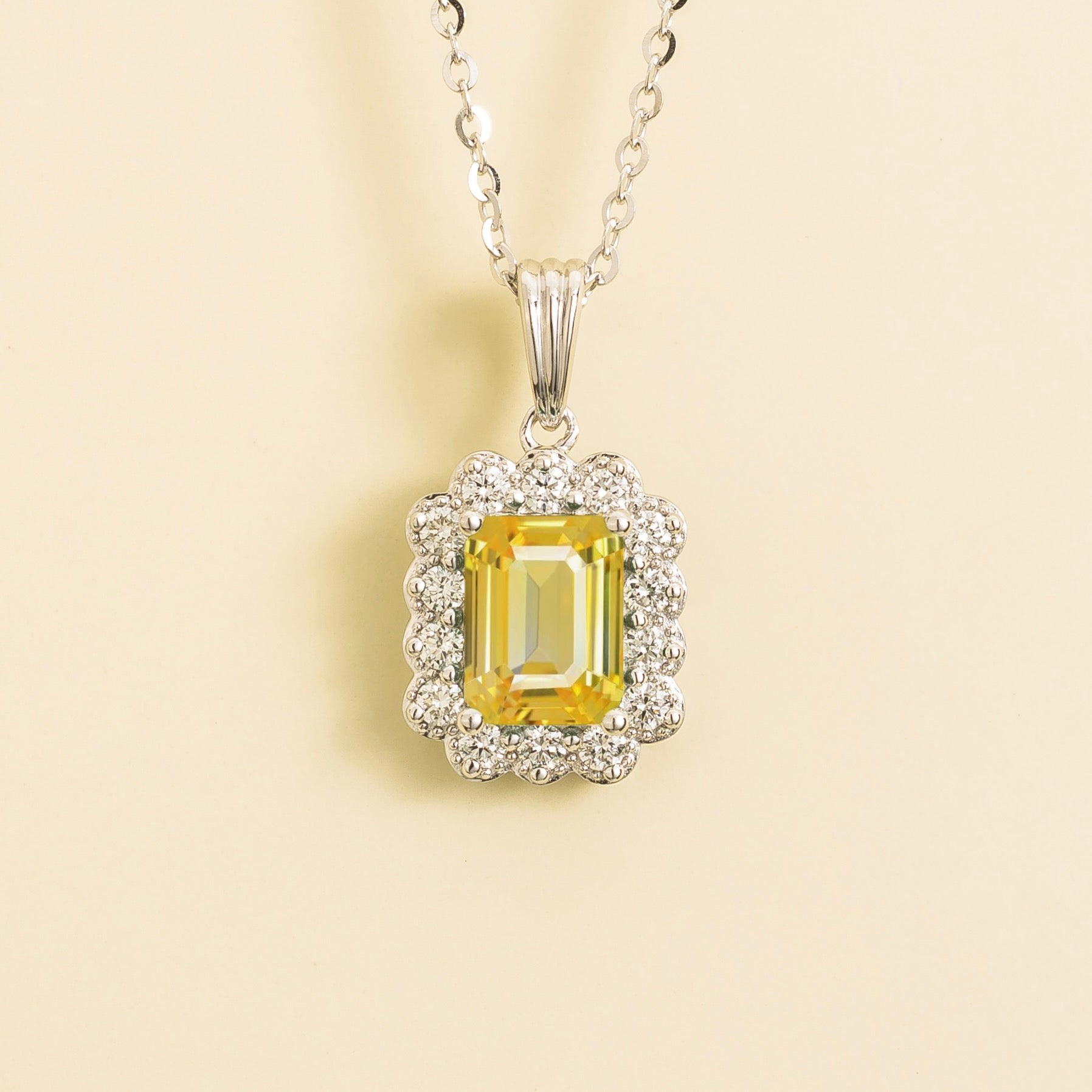 Verda White Gold Necklace In Yellow Sapphire and Diamonds