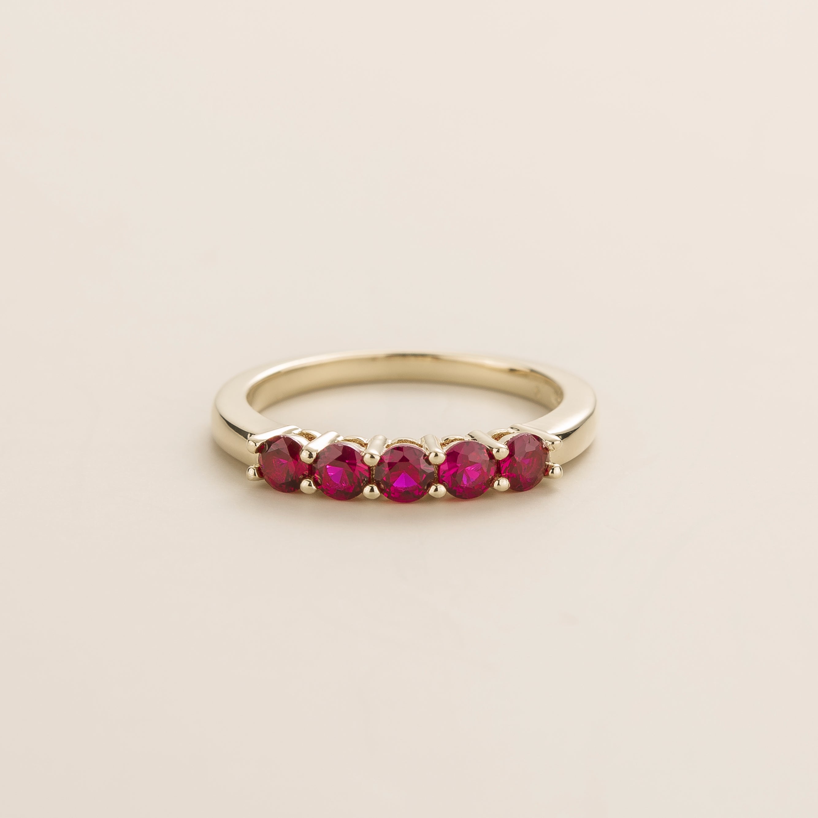 Paro White Gold Ring with Ruby Gemstones – Juvetti London