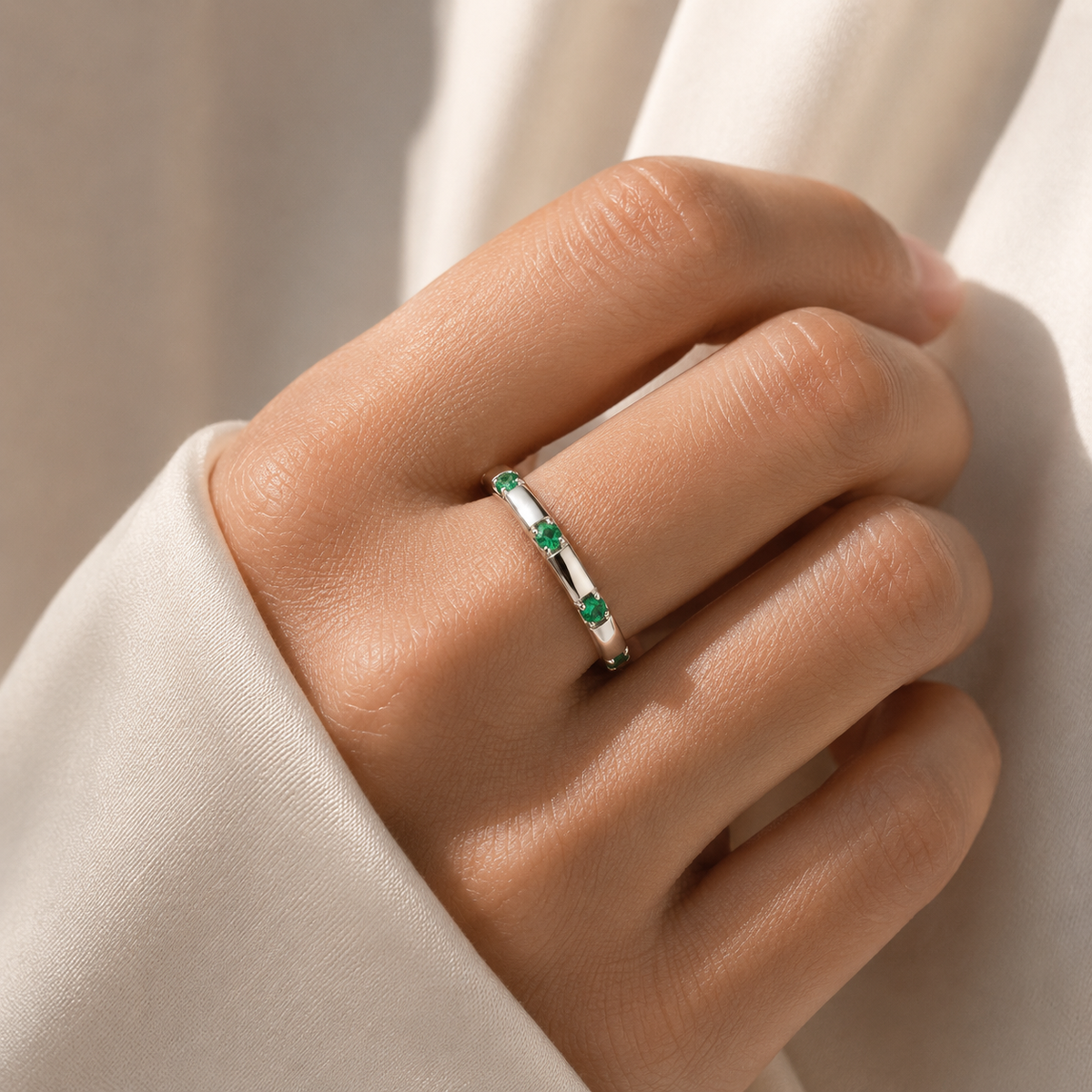 Balans Emerald Station Band Ring In White Gold