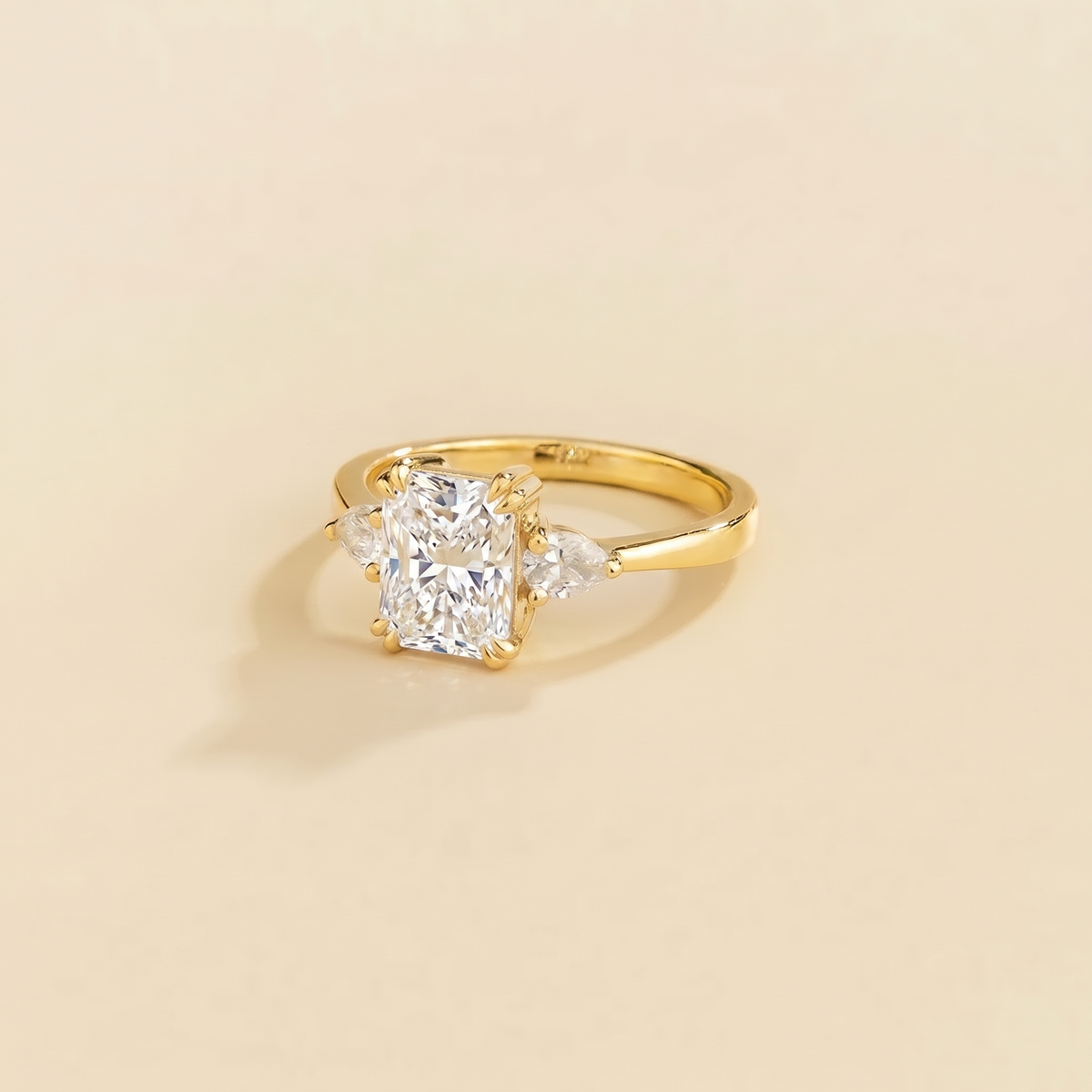 Bale Radiant-Cut Lab-Grown Diamond Engagement Ring in Gold – detail view