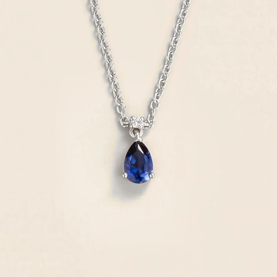 Lab-grown blue sapphire and diamond pear drop pendant necklace in white gold, small – front view | Pisa by Juvetti