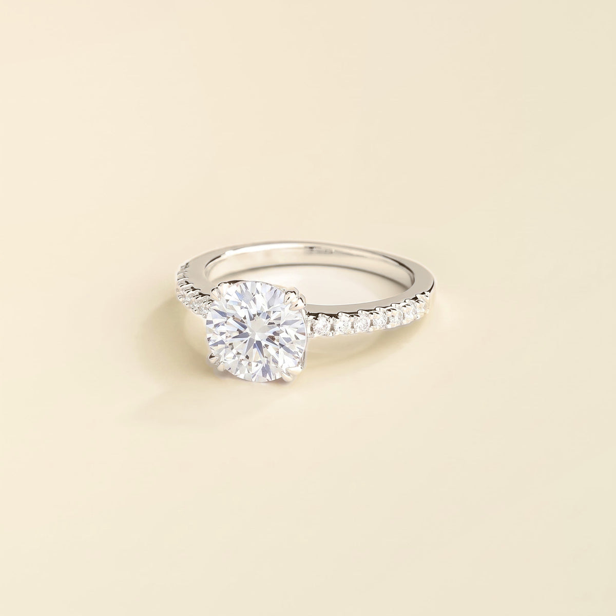 Como round lab-grown diamond solitaire pavé ring in white gold – angle | Juvetti London
