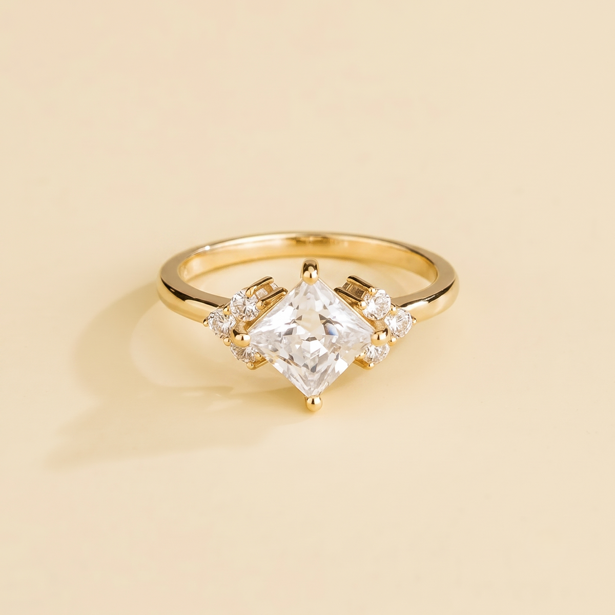 Amore princess-cut diamond ring in gold