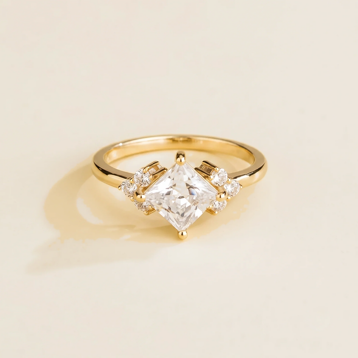 Amore princess-cut diamond ring in gold