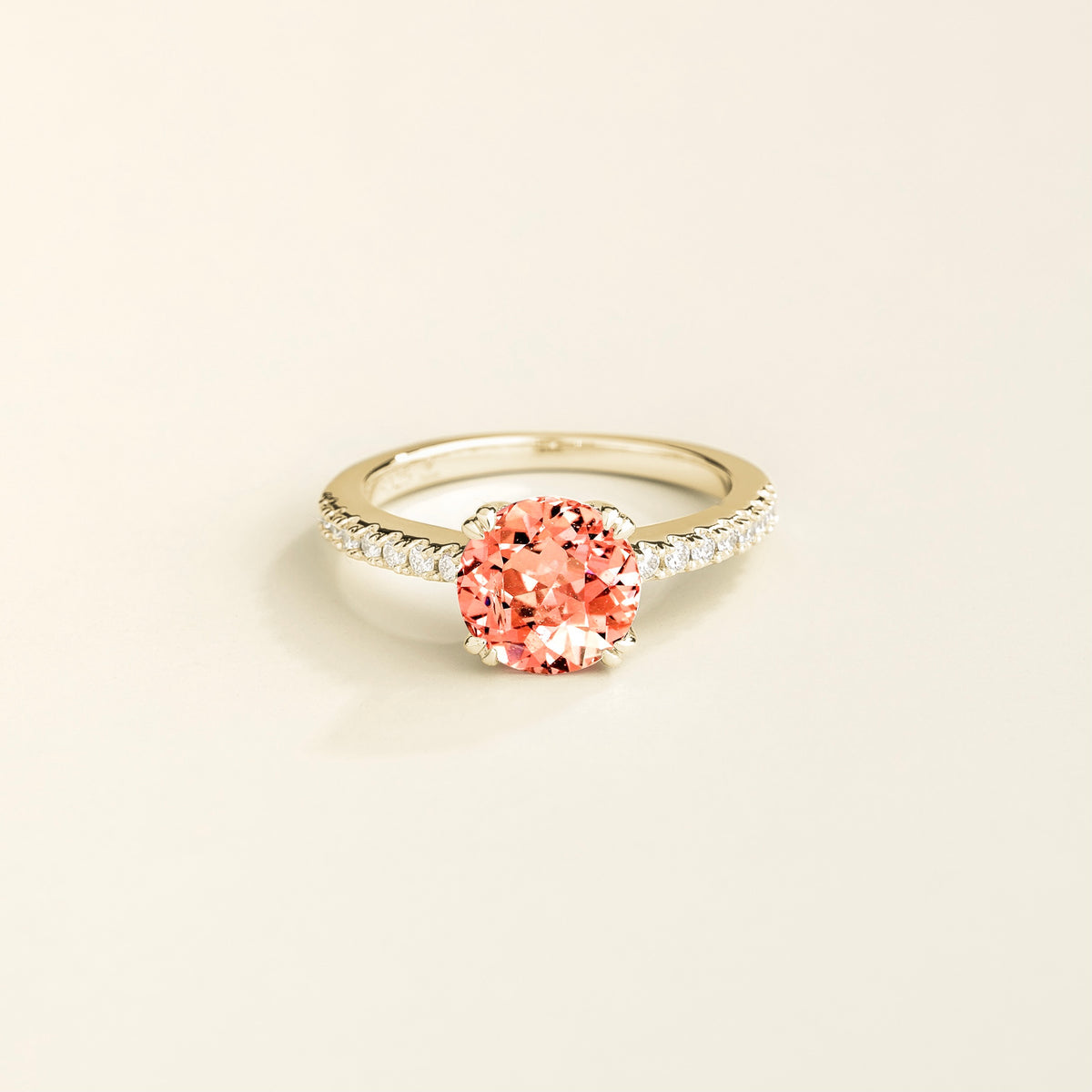 Como round lab-grown Padparadscha Sapphire solitaire pavé ring in white gold – front | Juvetti London