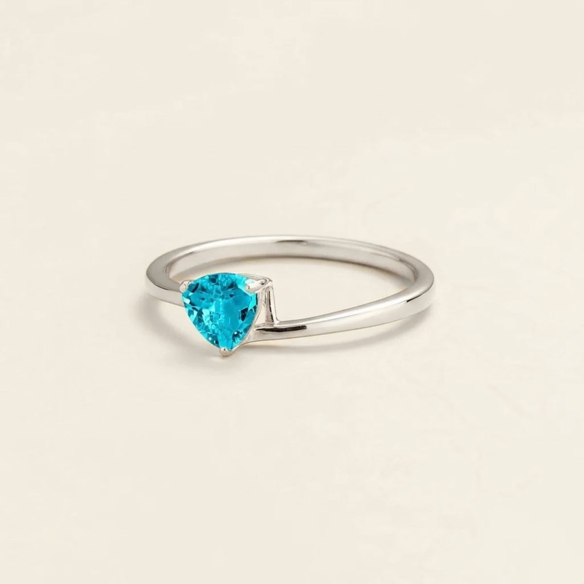 Trillion Paraiba Solitaire Ring in White Gold – angle view