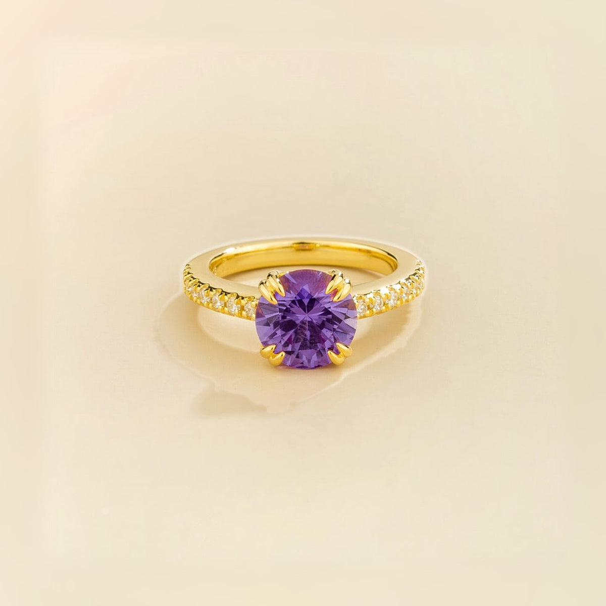 Como round lab-grown purple sapphire solitaire pavé ring in gold – front | Juvetti London