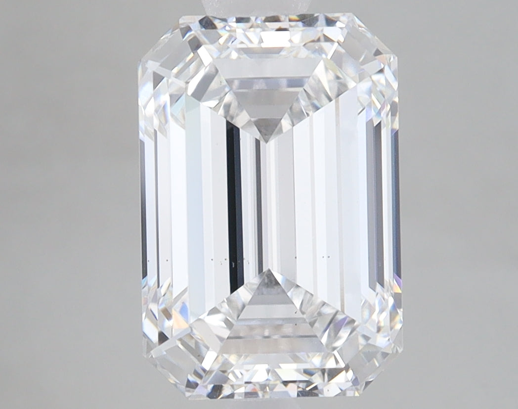 3.79ct Emerald lab-grown diamond, E VS2
