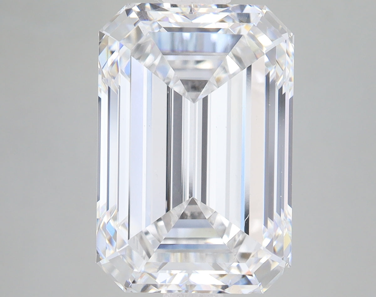 8.05ct Emerald lab-grown diamond, E VS1 – 360° view