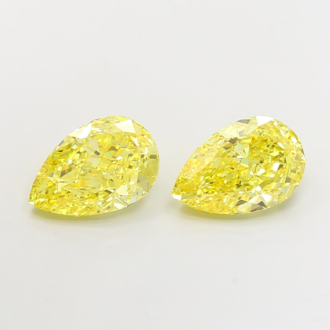 4.01ct Pear lab-grown diamond, Fancy Vivid Yellow, VS2