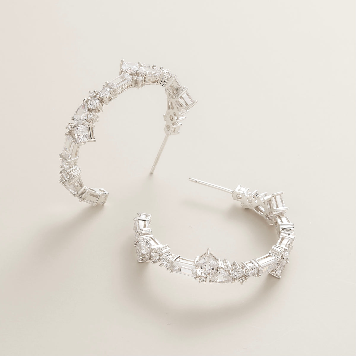 Lanna Diamond Mixed-Cut Hoop Earrings in White Gold Large | Juvetti